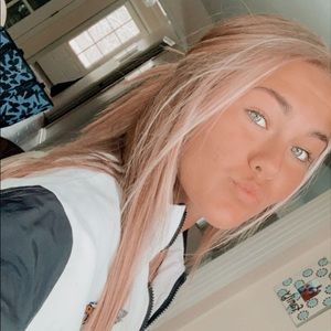 Meet your Posher, Amelia